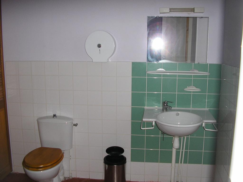 Auberge Le Bistrot De Lussan Lussan  Chambre photo