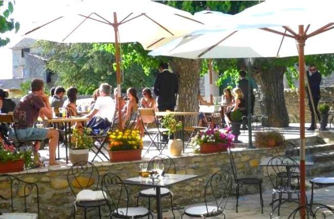 Auberge Le Bistrot De Lussan Lussan  Extérieur photo